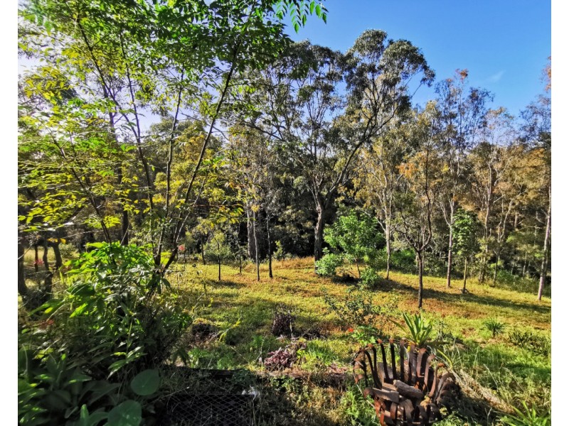 12 Tobacco Rd, Silver Valley QLD 4872