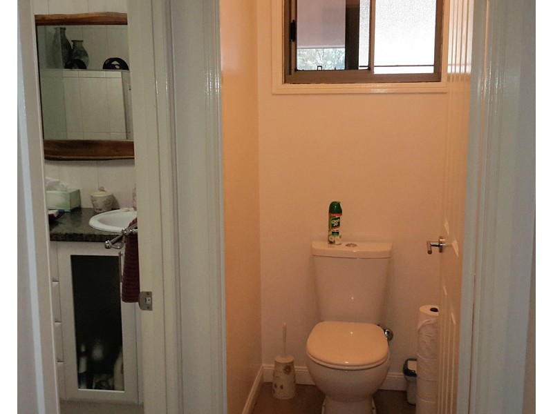 28 Gordon Earl Dr, Millstream QLD 4888