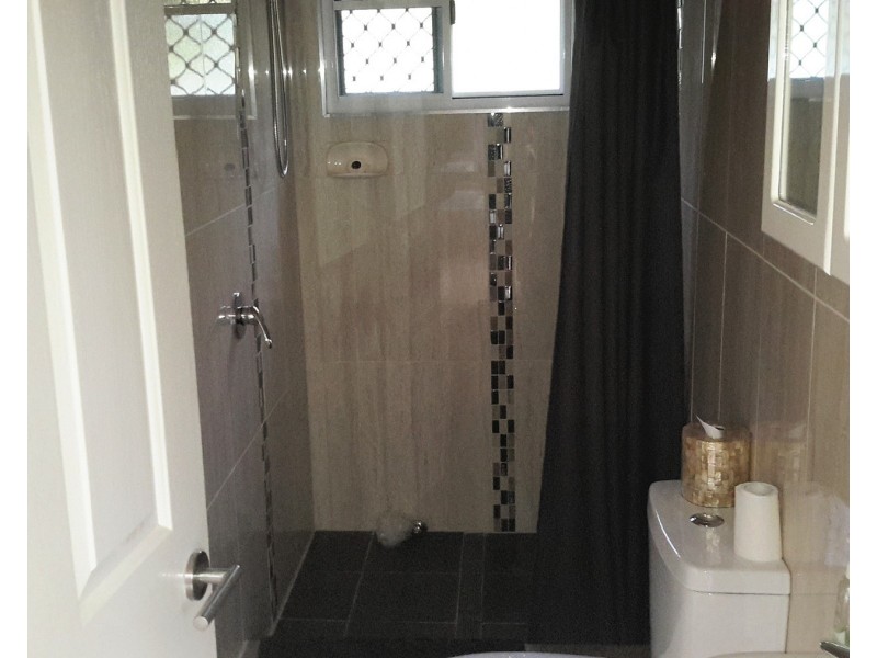 28 Gordon Earl Dr, Millstream QLD 4888