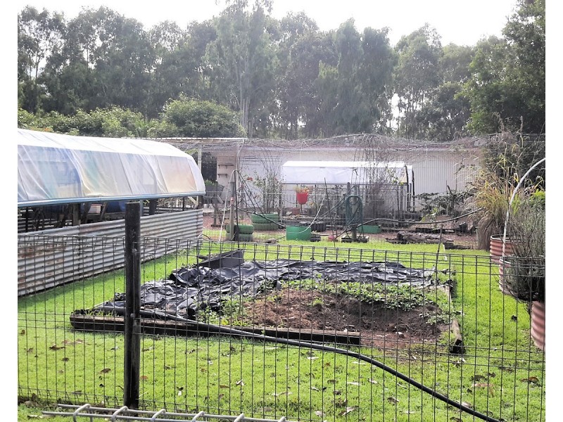 28 Gordon Earl Dr, Millstream QLD 4888