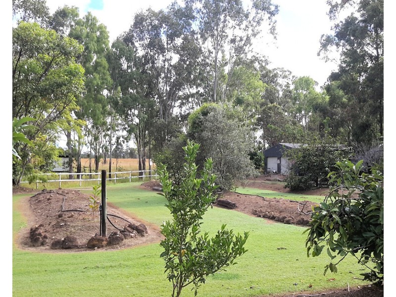 28 Gordon Earl Dr, Millstream QLD 4888