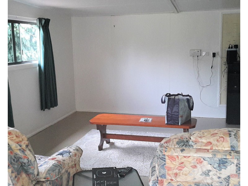 28 Gordon Earl Dr, Millstream QLD 4888