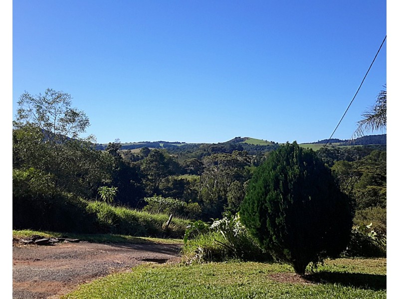 1052 East Evelyn Rd, Evelyn QLD 4888