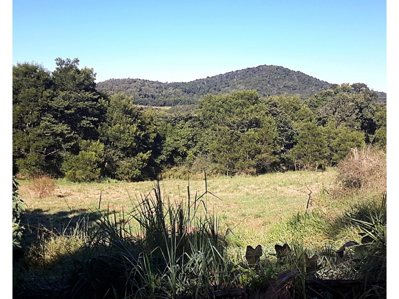 1052 East Evelyn Rd, Evelyn QLD 4888