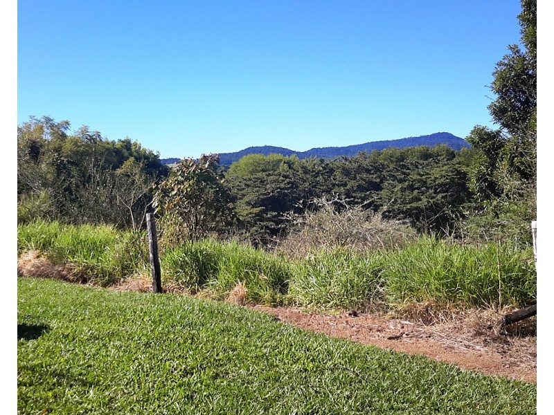 1052 East Evelyn Rd, Evelyn QLD 4888