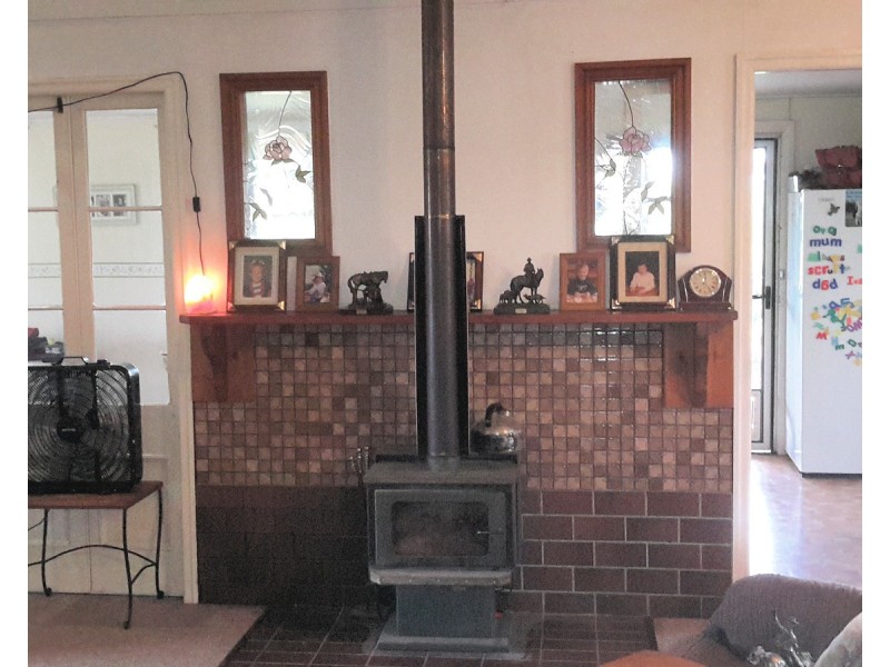 77 Mullins Rd, Beatrice QLD 4886