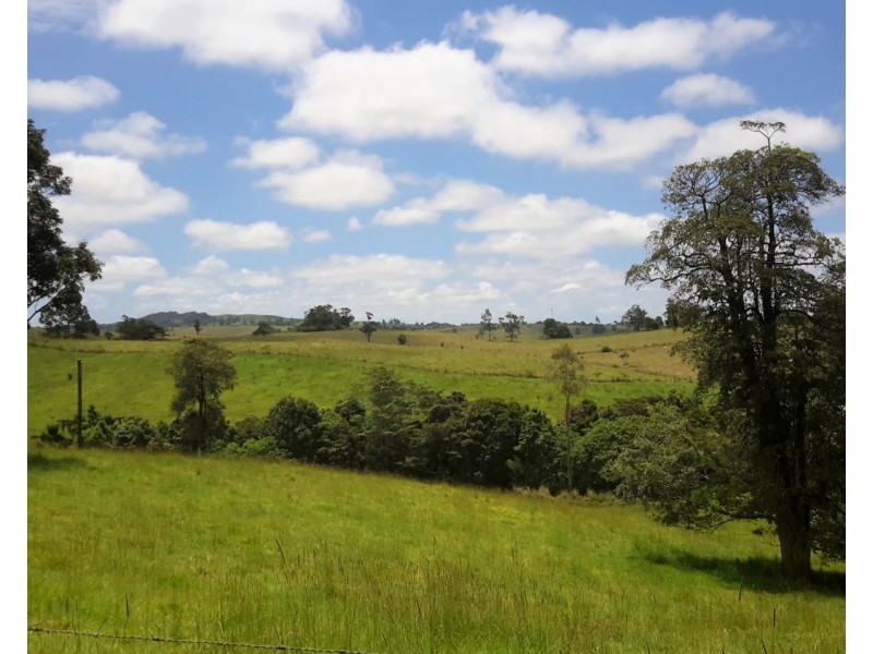 77 Mullins Rd, Beatrice QLD 4886