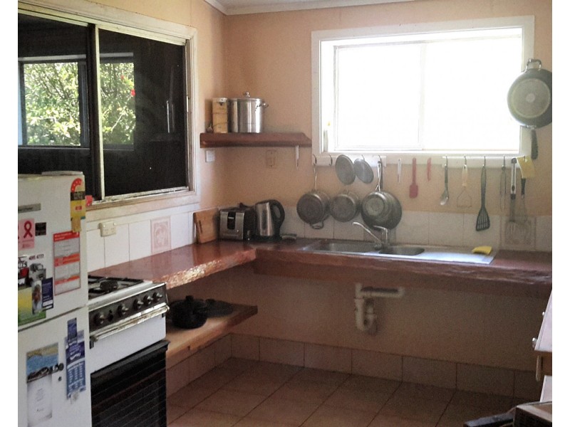 72 Anzac Ave, Millstream QLD 4888