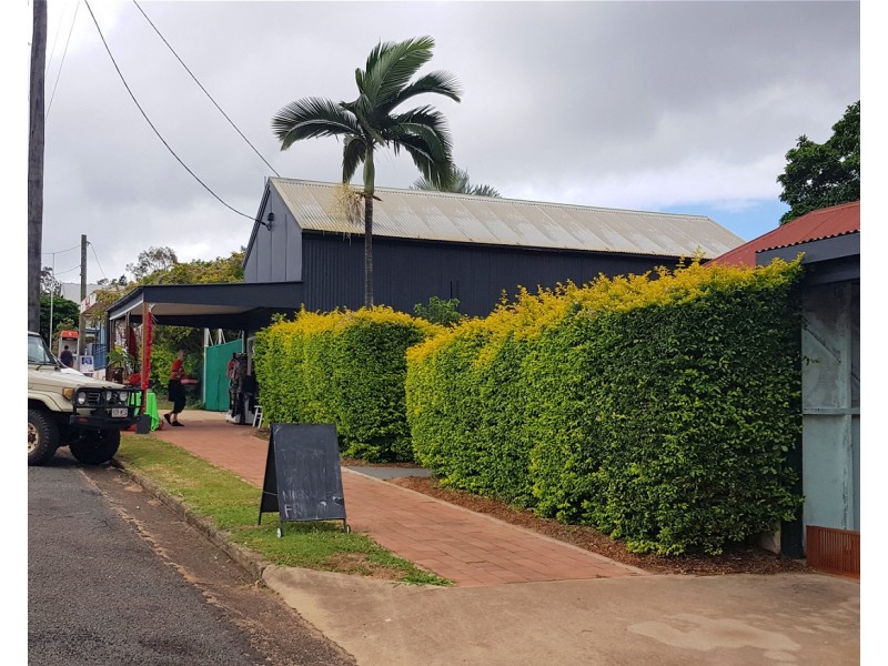 8 Garnet St, Mount Garnet QLD 4872