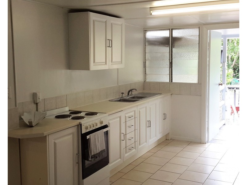 8 Garnet St, Mount Garnet QLD 4872