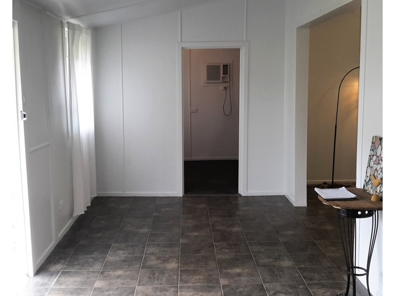 8 Garnet St, Mount Garnet QLD 4872