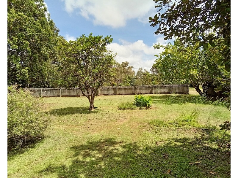 29 Gordon Earl Dr, Millstream QLD 4888