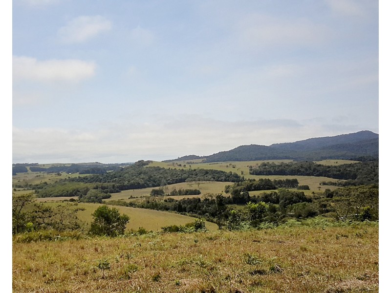 1054 East Evelyn Rd, Evelyn QLD 4888