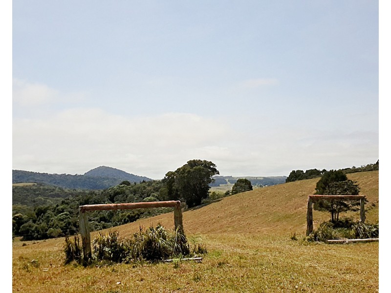 1054 East Evelyn Rd, Evelyn QLD 4888