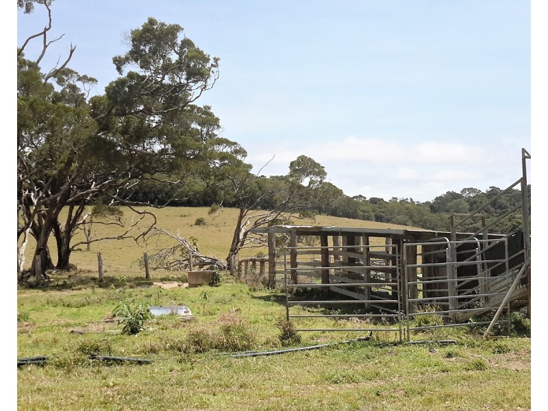 1054 East Evelyn Rd, Evelyn QLD 4888