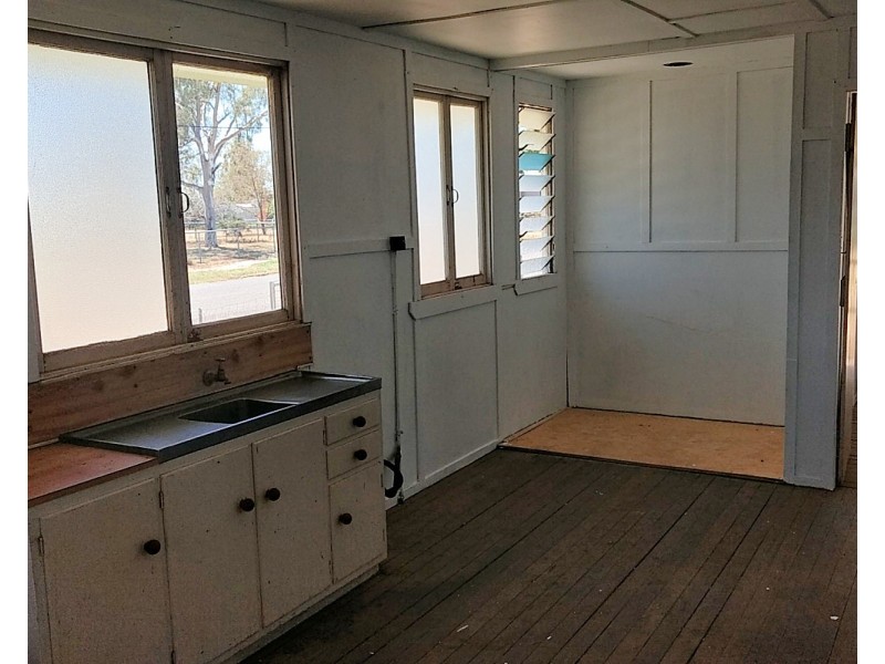 96 Wicks St, Cunnamulla QLD 4490