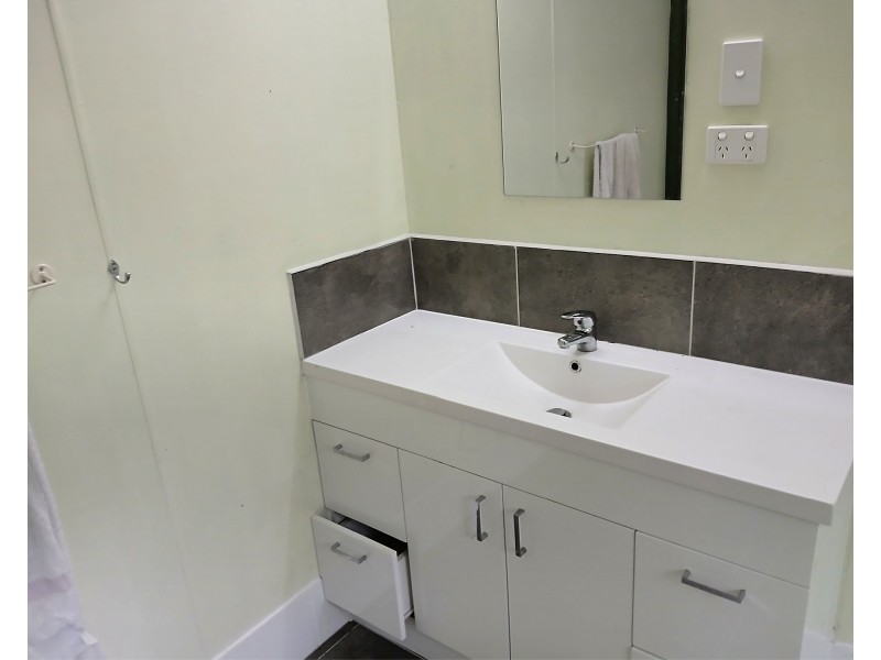15 Elwyn Phillips Memorial Dr, Moomin QLD 4887