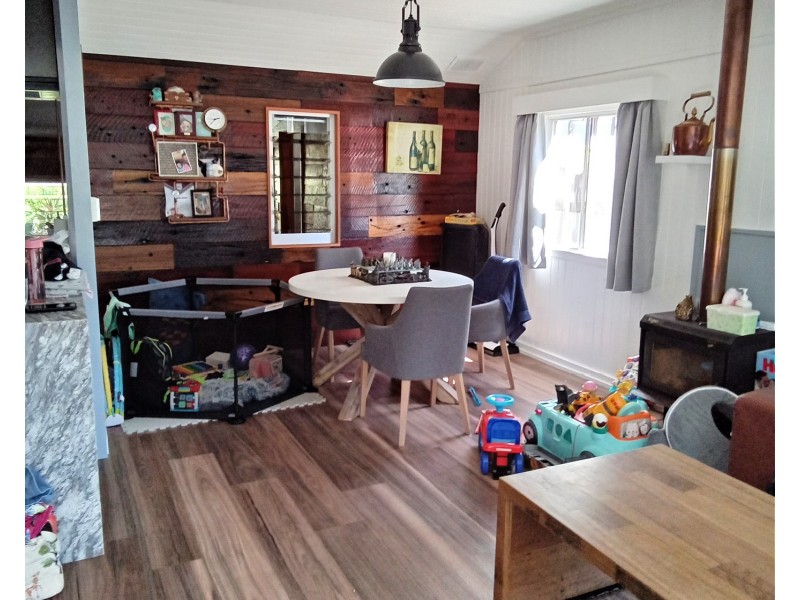 202 Stancombe Rd, Tumoulin QLD 4888