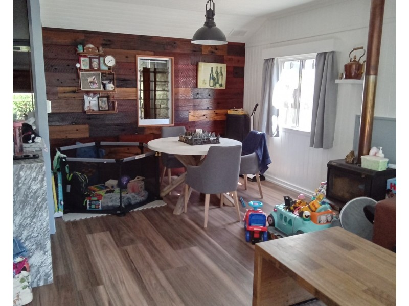 202 Stancombe Rd, Tumoulin QLD 4888