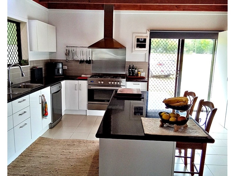 26 Gordon Earl Dr, Millstream QLD 4888
