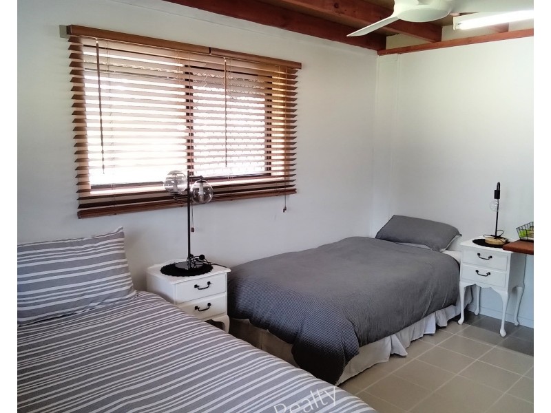 26 Gordon Earl Dr, Millstream QLD 4888
