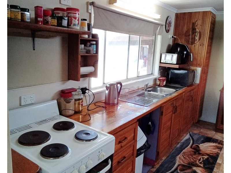 13922 Kennedy Hwy, Millstream QLD 4888