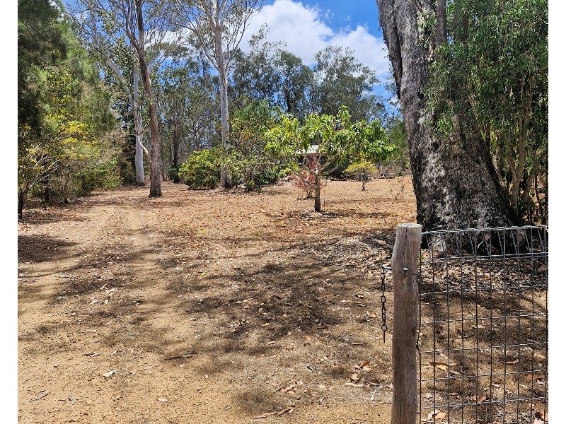 100 Western View Cres, Millstream QLD 4888