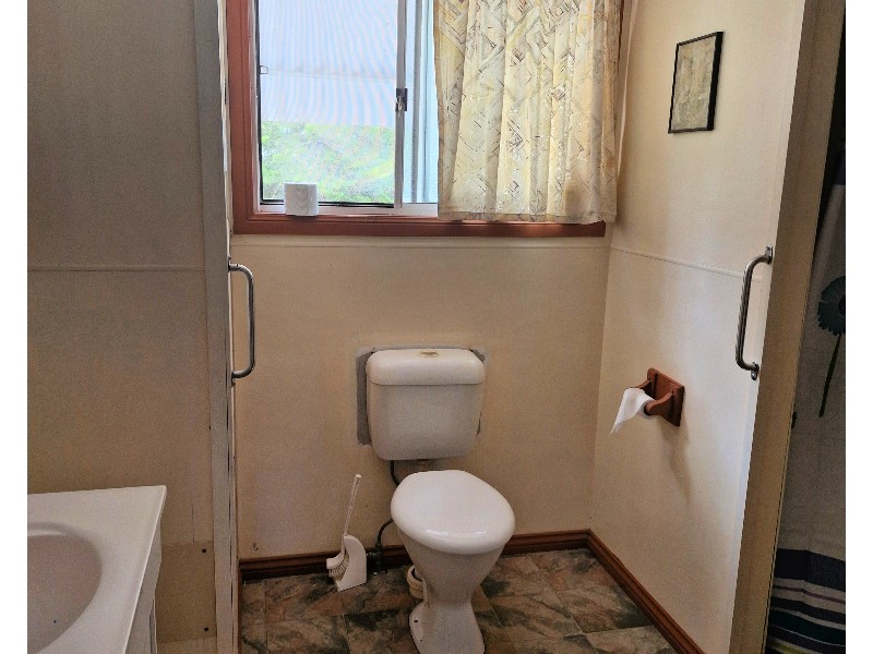 100 Western View Cres, Millstream QLD 4888