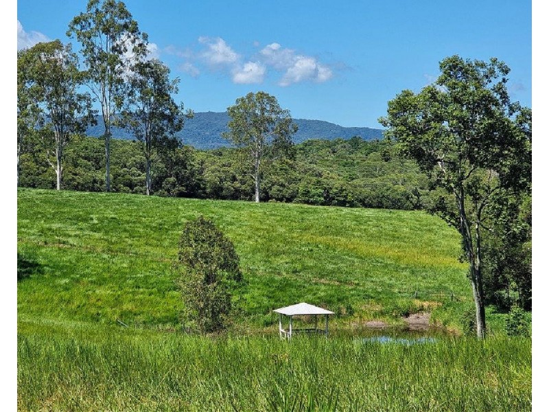 90 Stoney Creek Road, Speewah QLD 4881