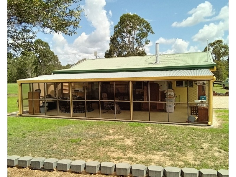 22 Kurrajong Cct, Millstream QLD 4888