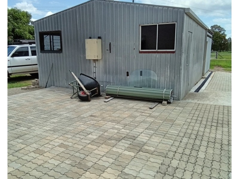 22 Kurrajong Cct, Millstream QLD 4888