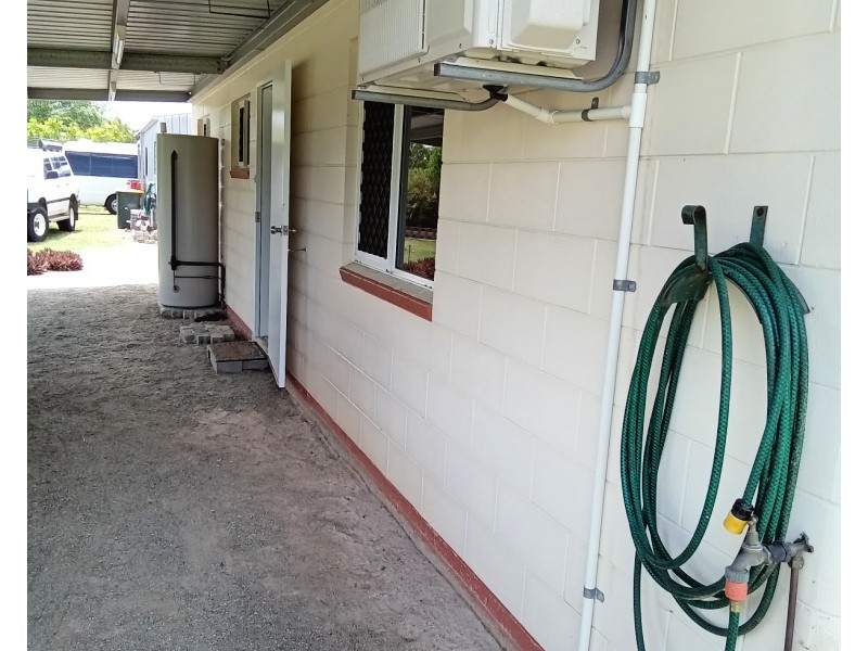 22 Kurrajong Cct, Millstream QLD 4888