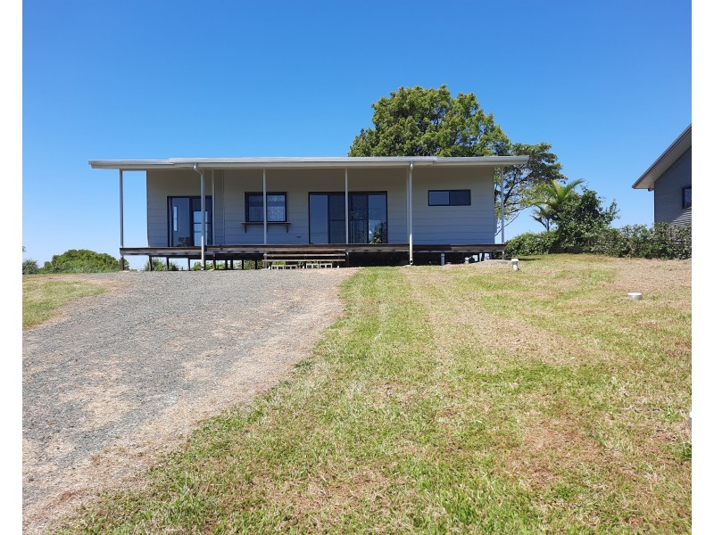 21 Pine St S, Millaa Millaa QLD 4886