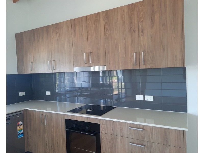 21 Pine St S, Millaa Millaa QLD 4886