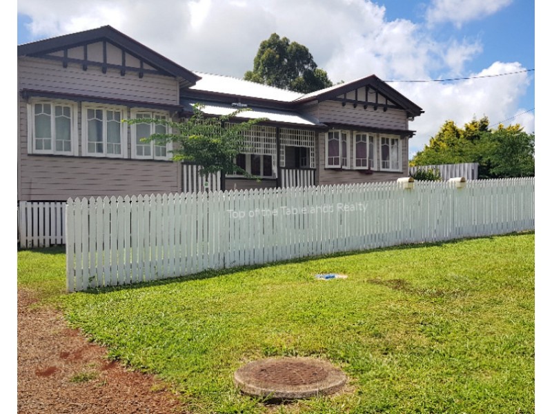 24 Wormboo St, Ravenshoe QLD 4888