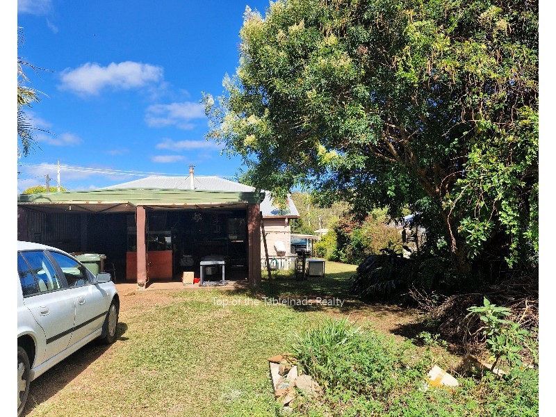 24 Wormboo St, Ravenshoe QLD 4888
