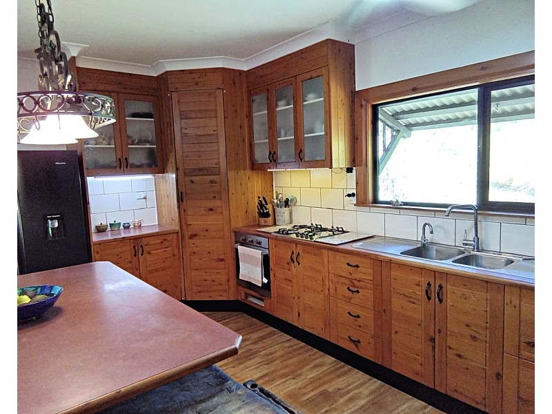 196 Greys Lane, Ravenshoe QLD 4888