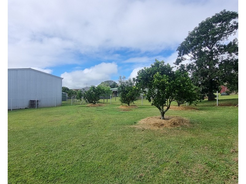 23 Leonard Street, Tolga QLD 4882