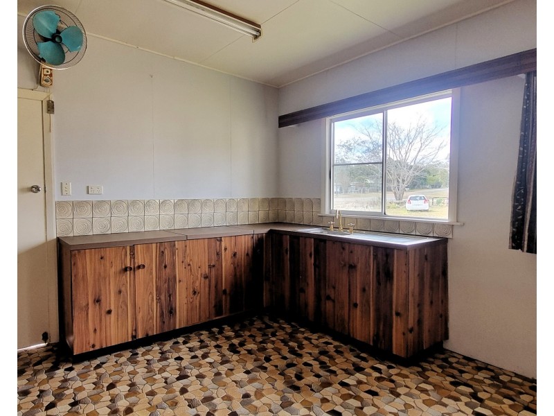 9 Uranium Street, Mount Garnet QLD 4872