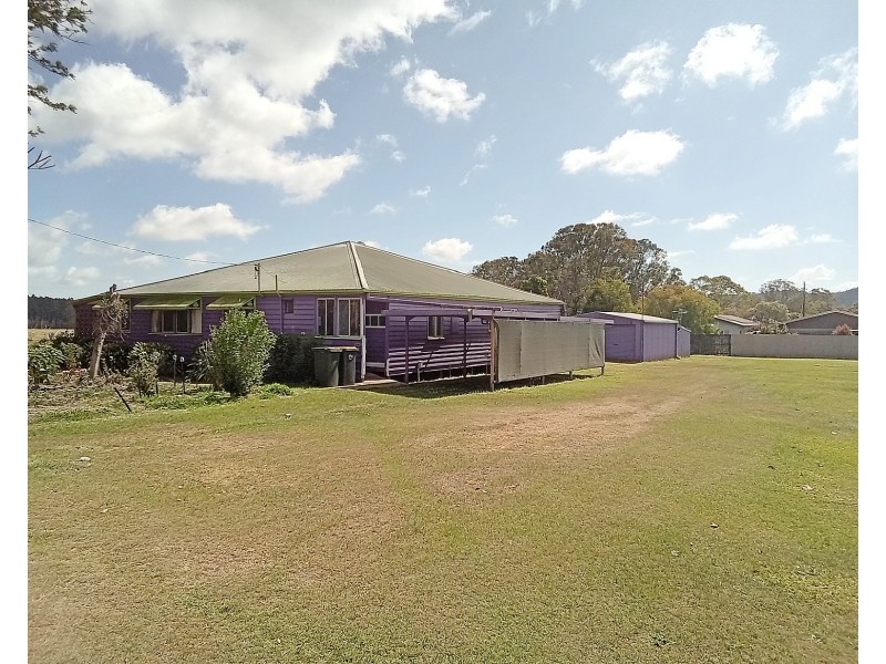 19 Moffat Street, Ravenshoe QLD 4888