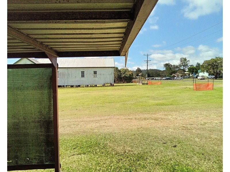 19 Moffat Street, Ravenshoe QLD 4888