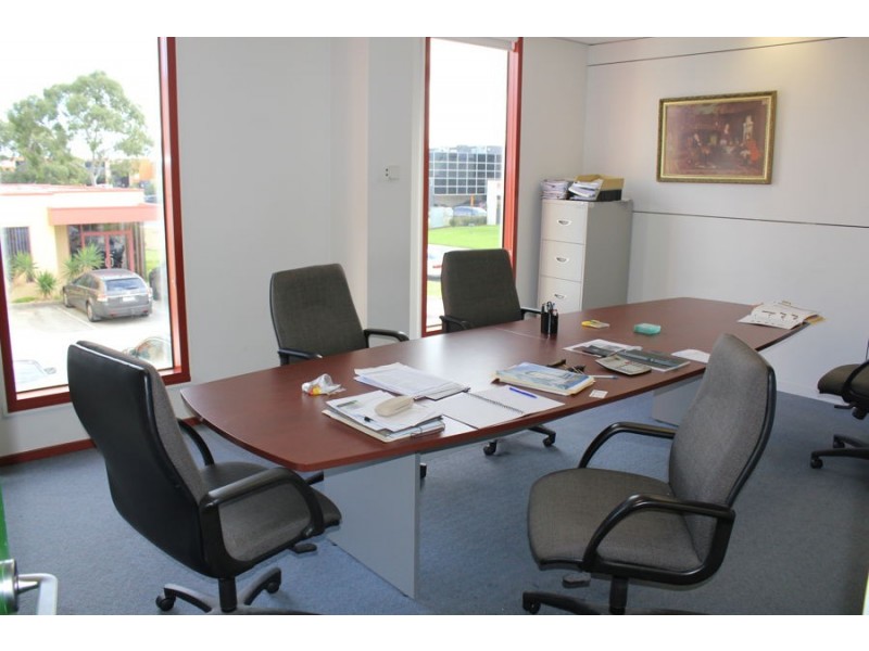 10-12 Endeavour Way, Braeside VIC 3195