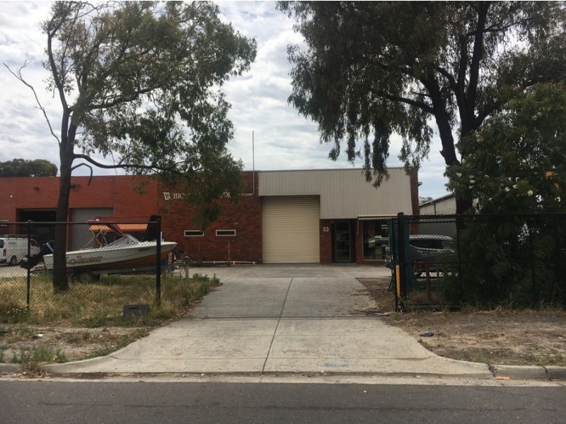 13 Mason Drive, Braeside VIC 3195