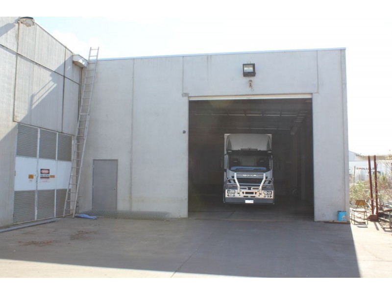 11 Tarnard Drive, Braeside VIC 3195