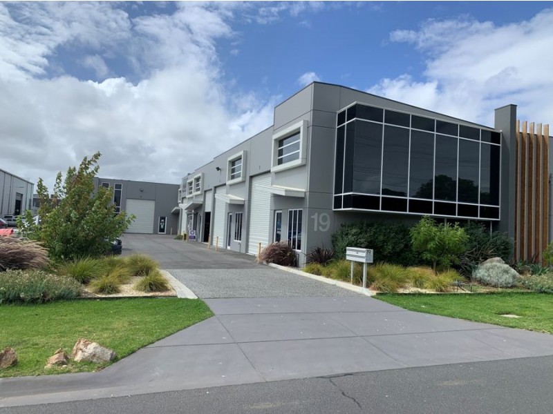 2/19 Mills Road, Braeside VIC 3195