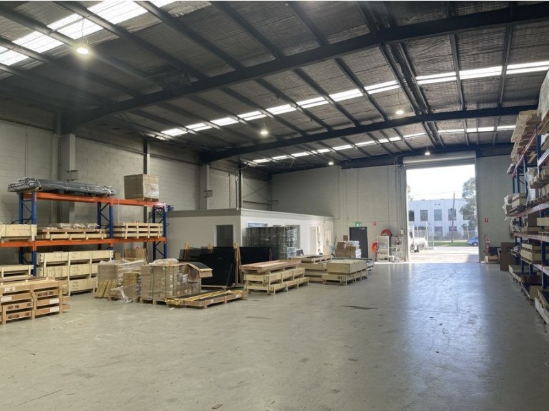 11 Crawford Street, Braeside VIC 3195