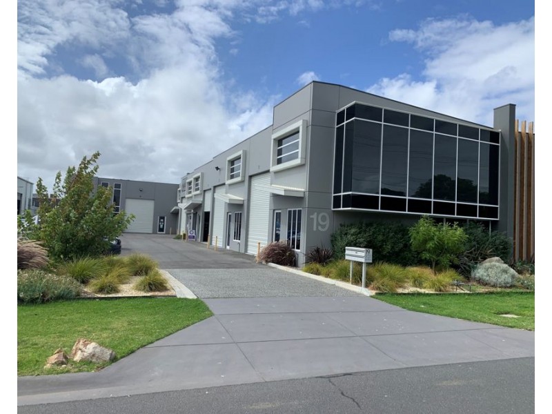 2/19 Mills Road, Braeside VIC 3195