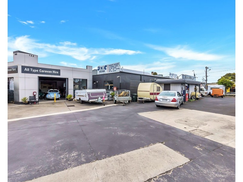 140 & 142 Beach Street, Frankston VIC 3199