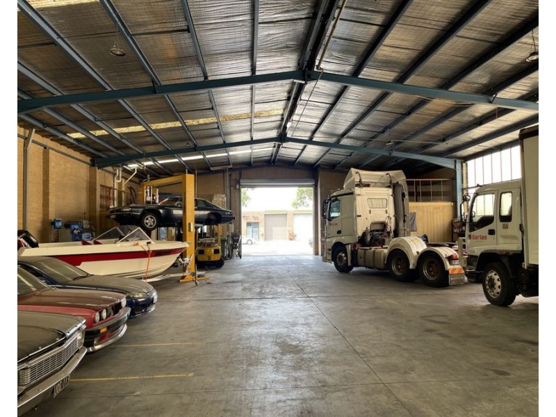 33 De Havilland Rd, Mordialloc VIC 3195