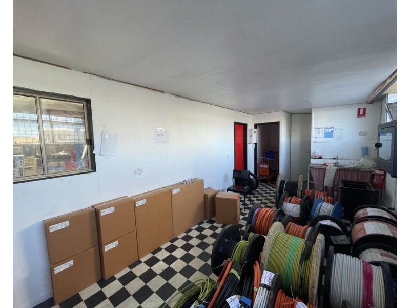 2/252 Boundary Rd, Braeside VIC 3195